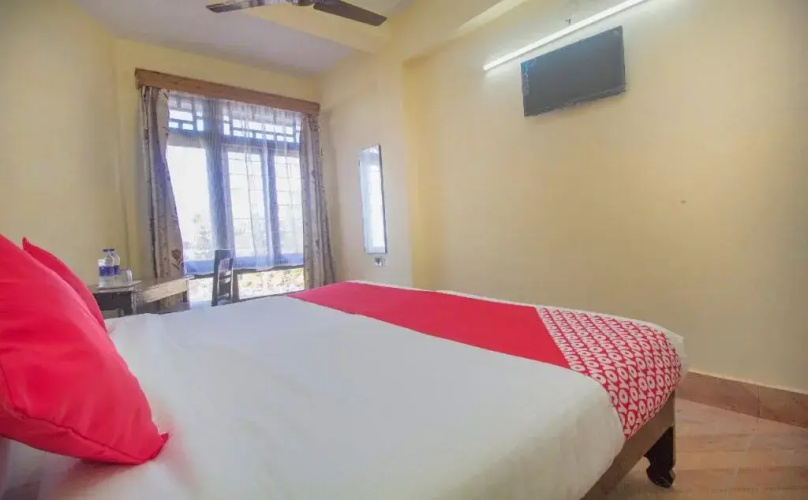 Gompus By OYO Rooms
