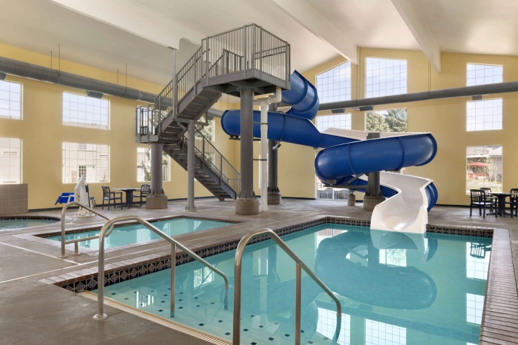 Ramada by Wyndham Spokane Airport photo 12