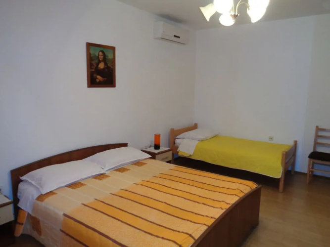 Apartments Ivica - Quiet Street