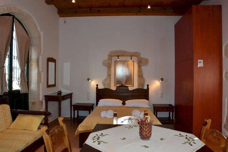 Skandalis Traditional Suites