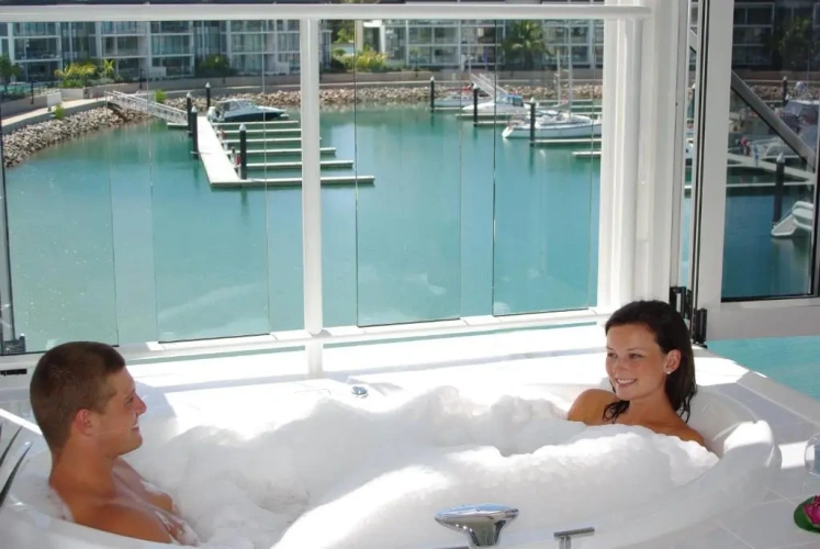 2 Bedrooms Apartment with ocean view
