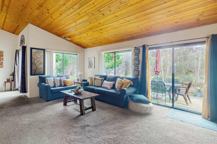 3BR Secluded & Well-stocked Riverside Home w/ AC