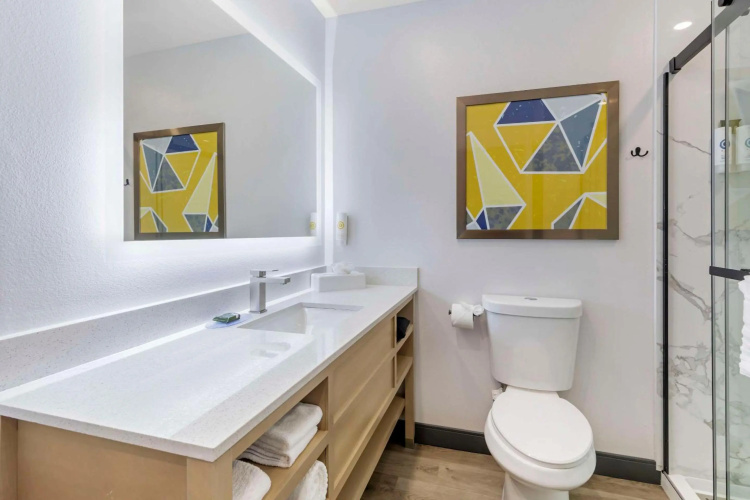 Quality Inn & Suites Irvine Spectrum photo 12