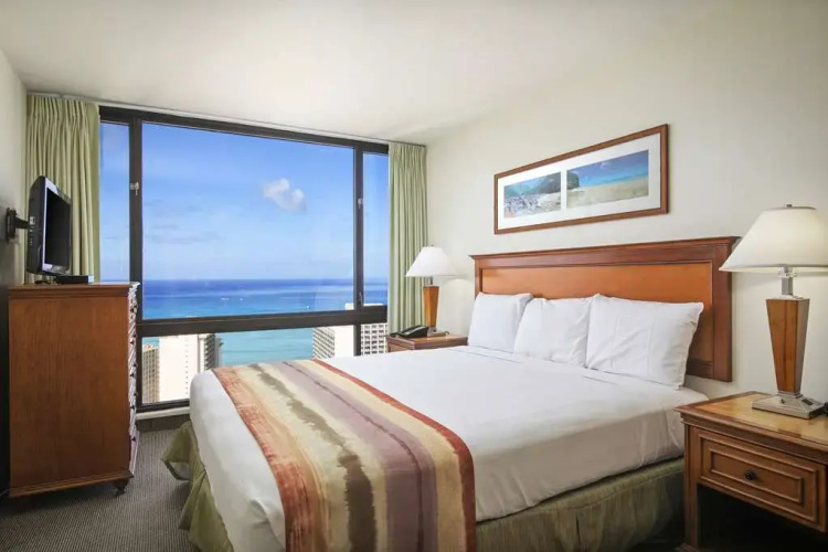 1 Bedroom Deluxe Ocean View 1-bath Suite