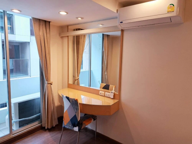 6D - 3 Bedroom Downtown Apartment With Shared Pool