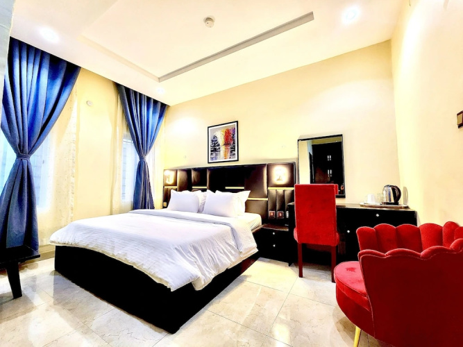 Buddiez Hotel & Resort