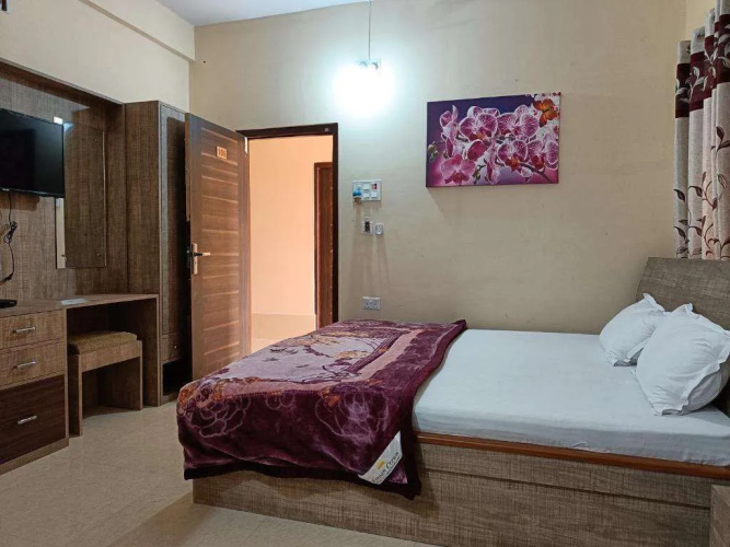 Hotel Vrindavan Palace
