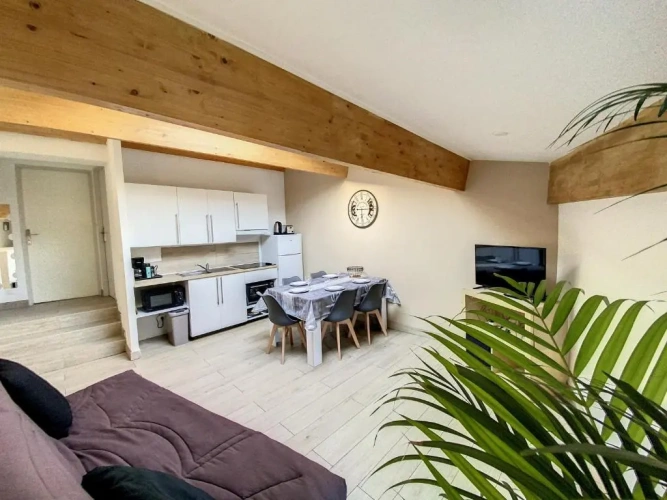 2 Bedrooms Apartment