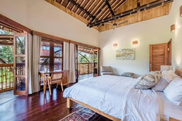 2 Bedrooms Villa