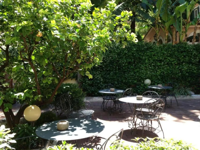 Hotel Astoria Garden