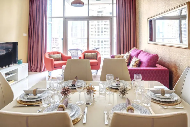 Continental Tower by Luxury Staycation