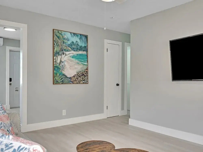 Modern Apt Near Beach Views & Wi-fi