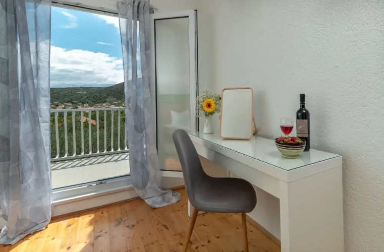 Casa Verde Apartment House