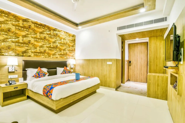 FabHotel Salt