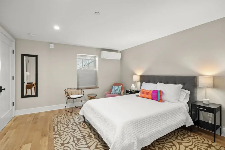 Howard Hotel
