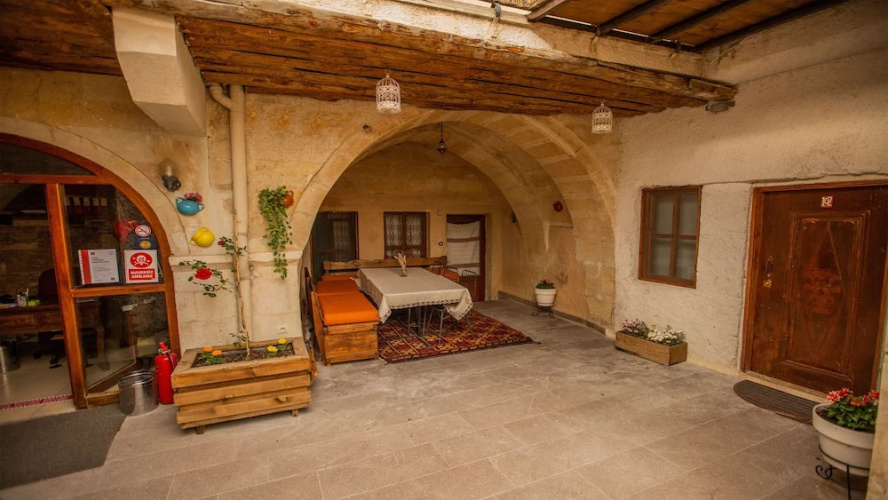 Cappa Rossa Cave Hotel