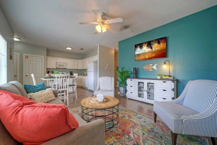 4 Bedrooms Cottage