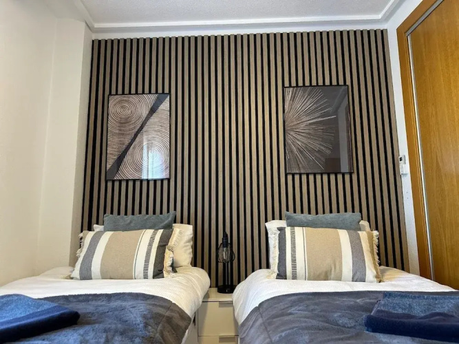 Golf Resort - Apartment - Sleeps4 - Pool - Parking
