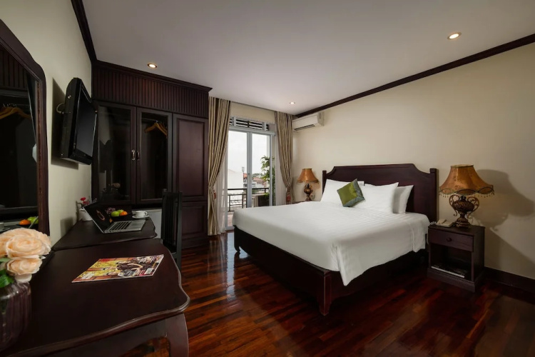 MK Royal Hotel