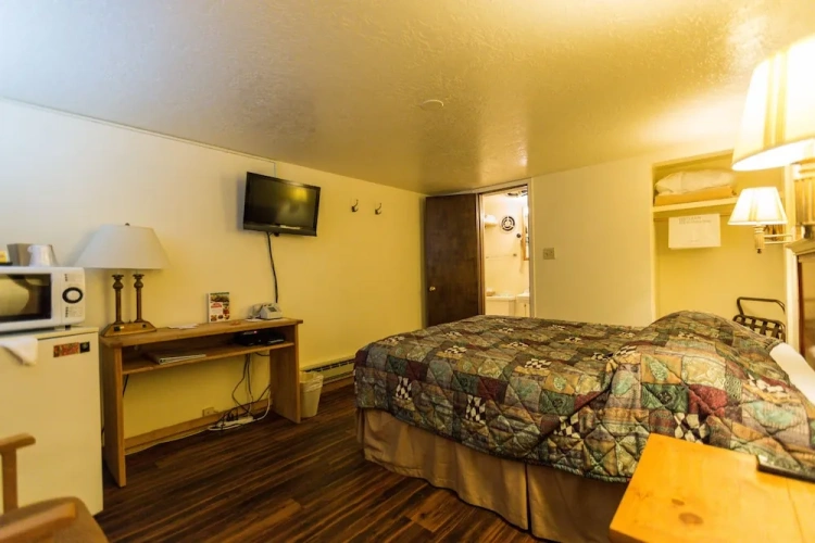 Standard Double Suite