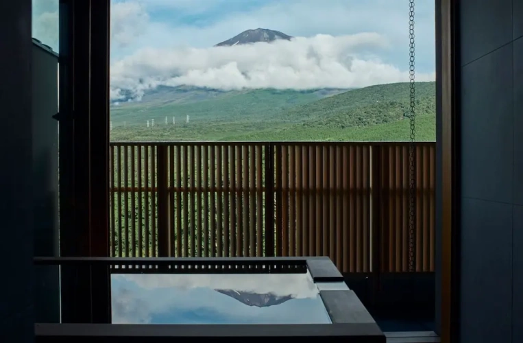 Suite with balcony