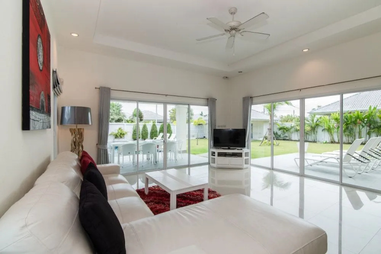 Private 4 Bedroom Pool Villa L28