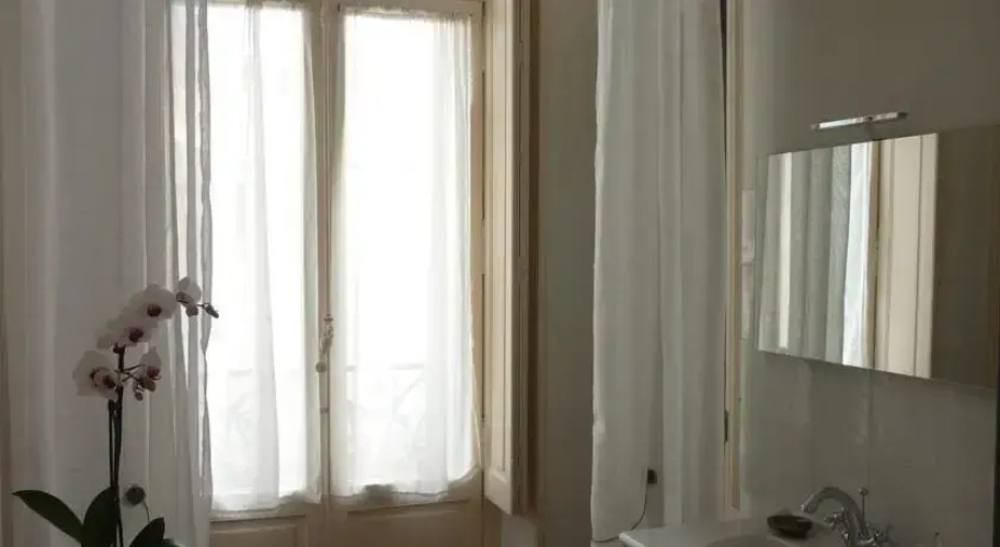 Bed And Breakfast Le Nid En Ville