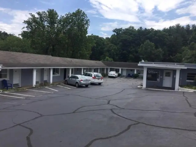 Hilltop Inn