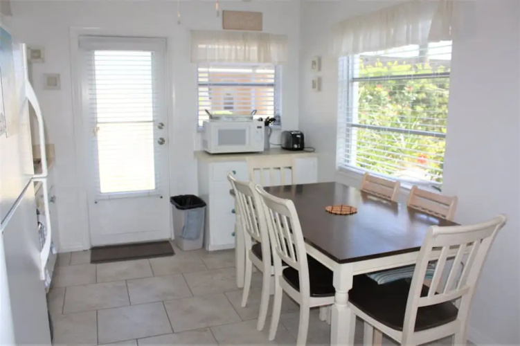Aloha Kai - 7 2 Bedrooms 1 Bathroom Apts