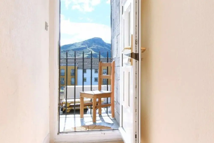 Spacious Flat With Fantastic Views