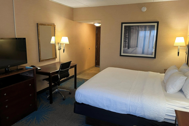 Days Inn by Wyndham Duluth Lakewalk