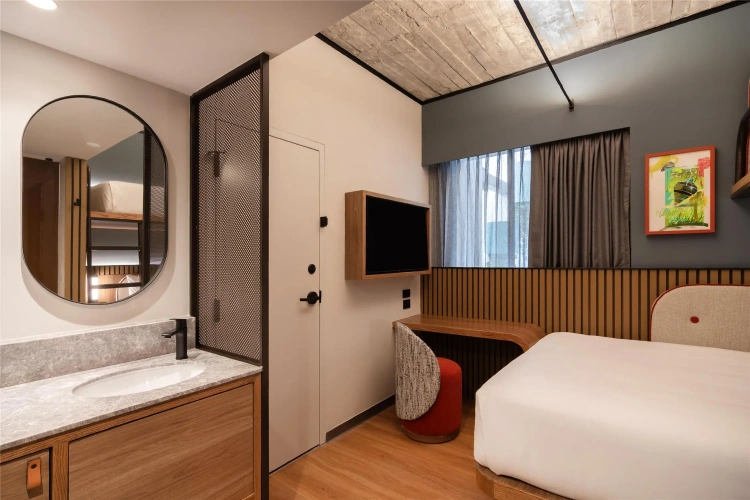 Standard Sextuple room
