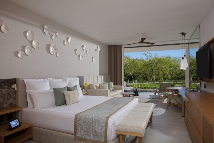 Swim Out Tropical View Double Junior Suite