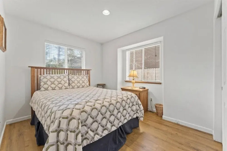 Sierra Mountain Lodge 3 Bedroom Home by RedAwning