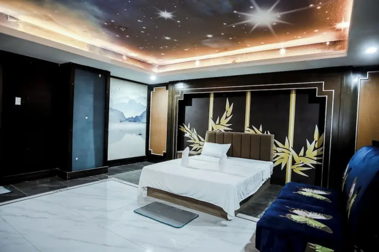 Underskies Spa and Hotel