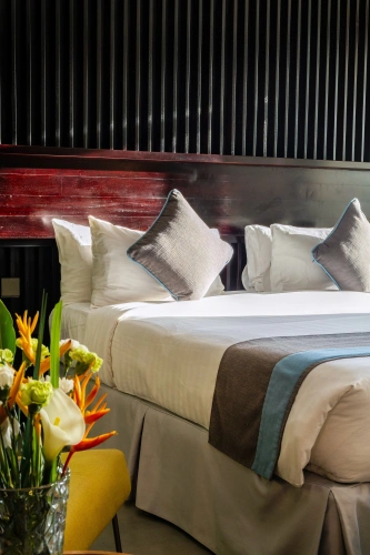 Suite with courtyard view