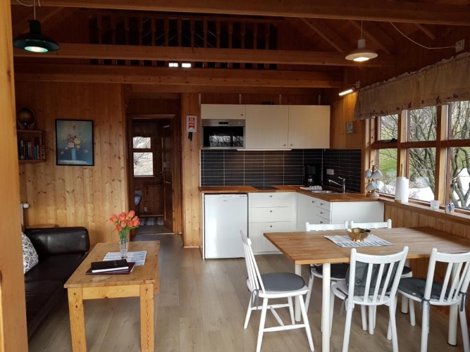 2 Bedrooms Cottage