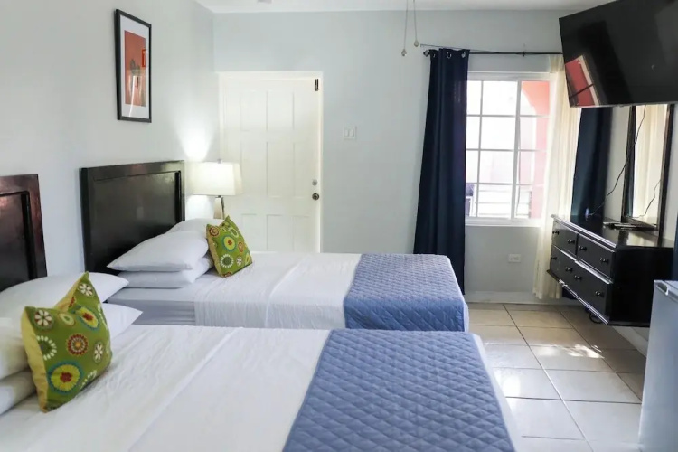 Paradise On The Rocks Hotel