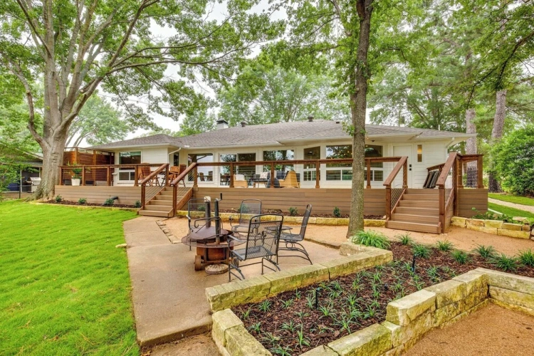 4 Bedrooms Cottage