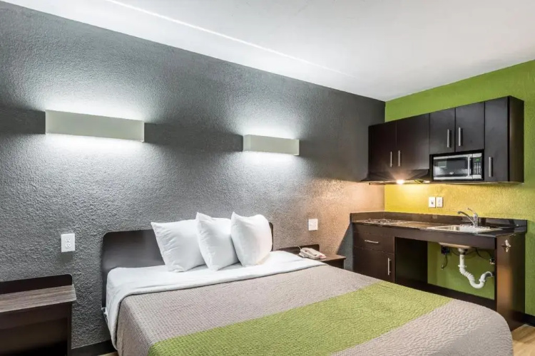 Motel 6 Austin, TX - Midtown