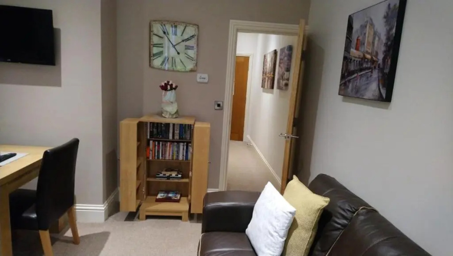 Apartment 20, The Moorings