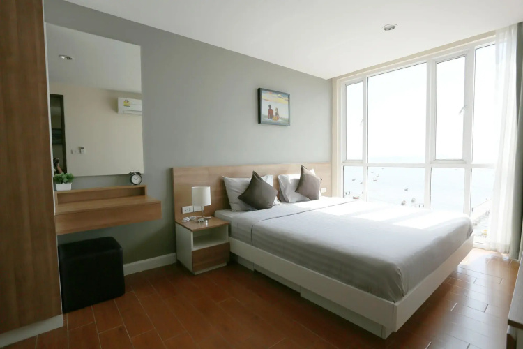 BBG Seaside Luxurious Service Apartment