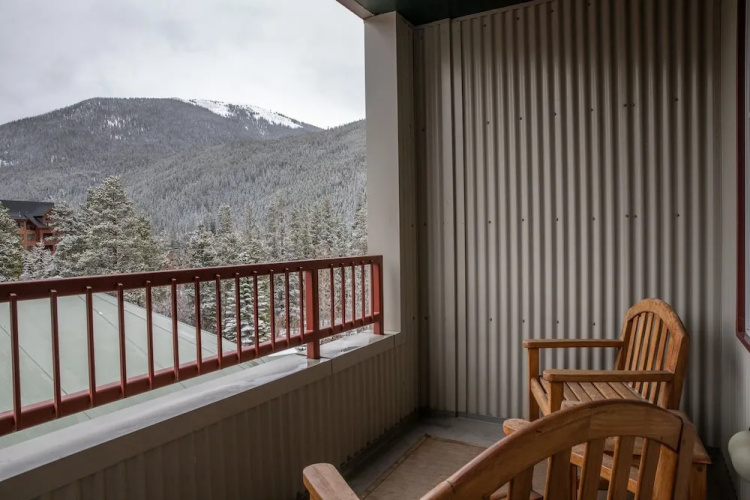 8282 Silver Mill 1 Bedroom Condo by RedAwning