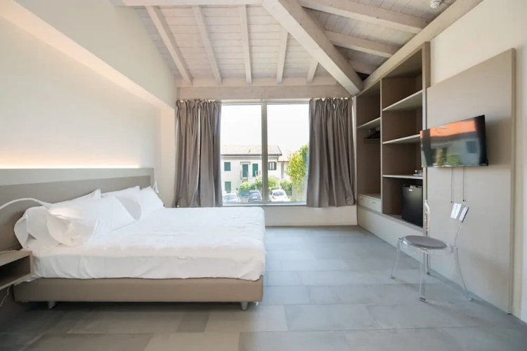 Comfort room