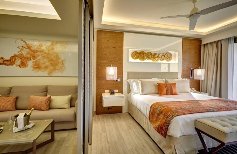 Luxury Family Diamond Club Suite with ocean view