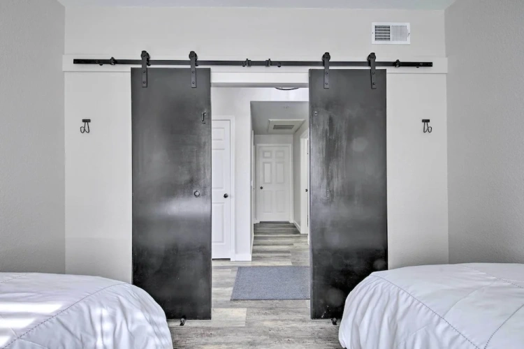 2 Bedrooms Apartment