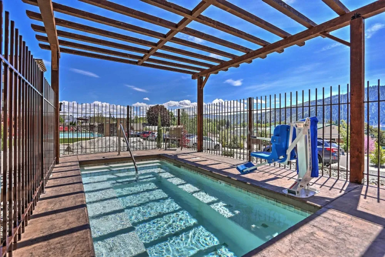 Marvelous Manson Condo, Steps to Lake Chelan Beach