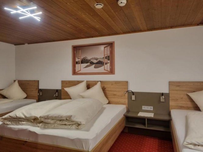 3 Bedrooms Apartment