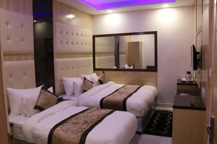 Standard Triple room
