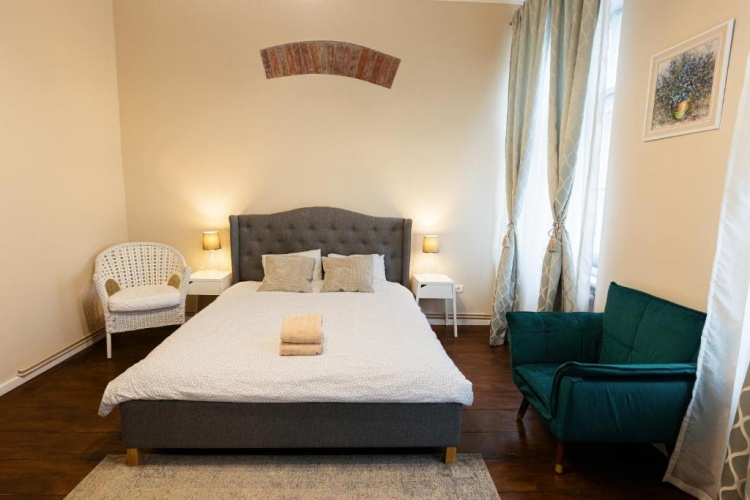 1 Bedroom Apartment
